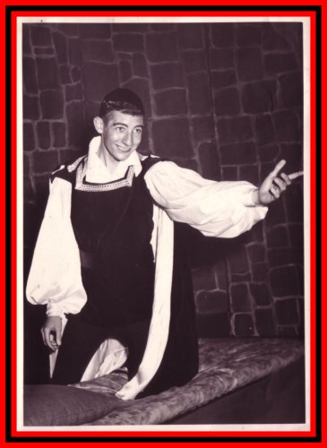 [1961-afr-hamlet-foto01-600.jpg]