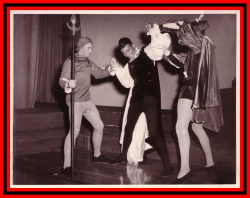 [1961-afr-hamlet-foto03-600.jpg]