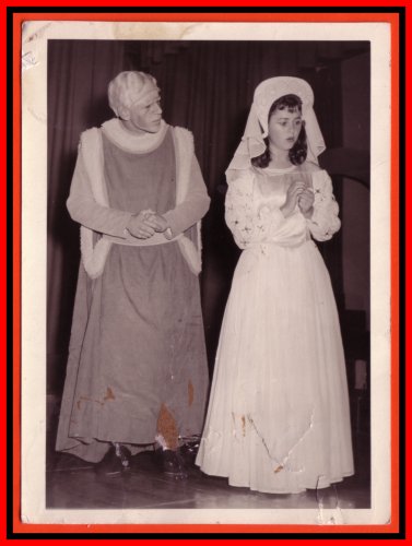 [1961-afr-hamlet-foto09-600.jpg]