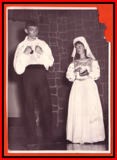 [1961-afr-hamlet-foto14-600.jpg]