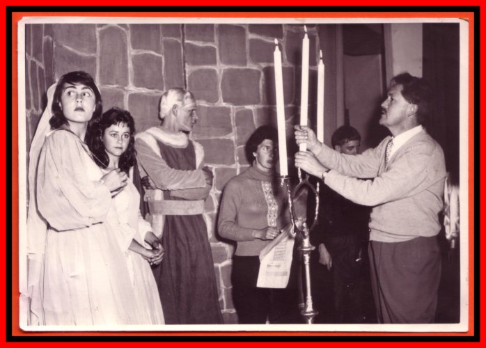 [1961-afr-hamlet-foto23-600.jpg]